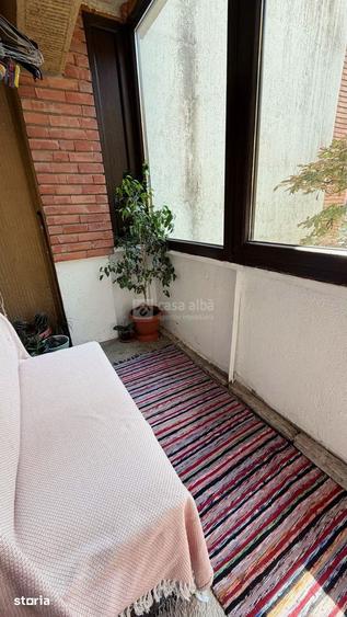Apartament cu 2 camere decomandat în Hala Centrală