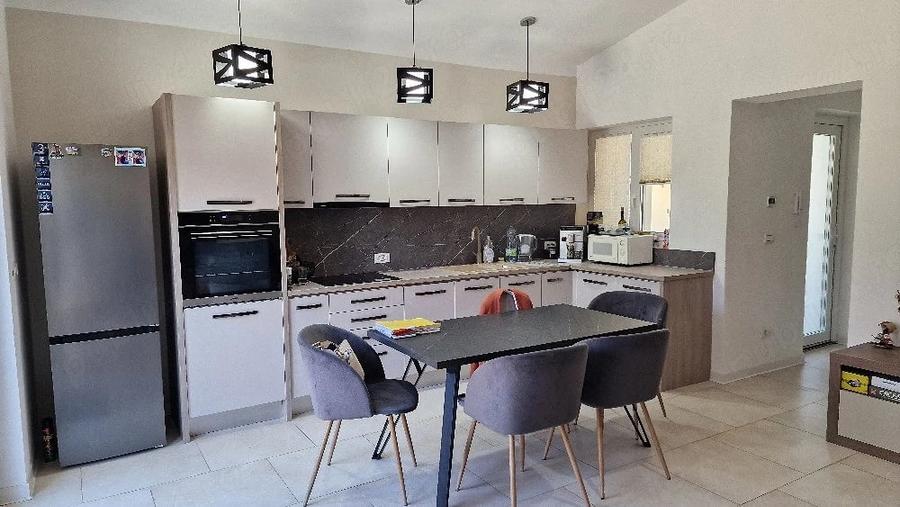 Apartament cu 2 camere decomandat în Bogdăneștilor