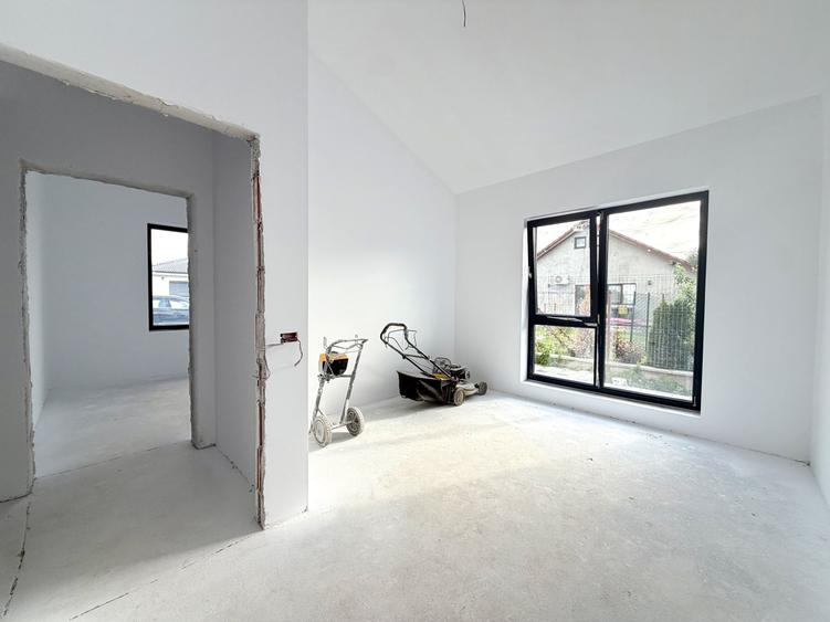 Duplex cu 5 camere cu Canalizare în Ghiroda