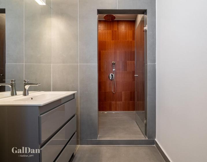 Apartament cu 4 camere, mobilat în Cișmigiu