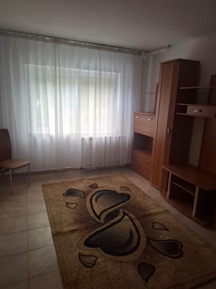 Garsonieră decomandată în Nord