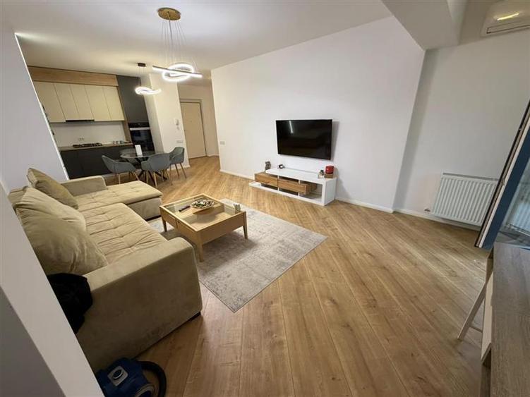 Apartament cu 2 camere semidecomandat, mobilat în Pipera