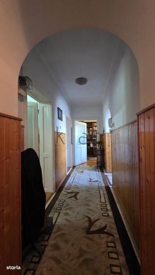 Casă cu 3 camere decomandat cu Canalizare în Gruia