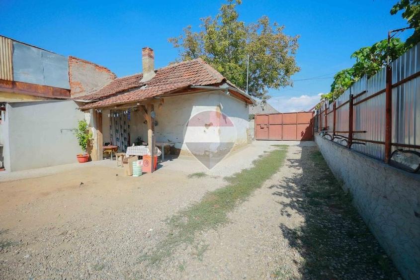 Casă individuală cu 2 camere cu Teren 588 Mp în Oncea