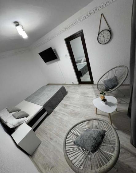 Apartament cu 2 camere semidecomandat în Sud