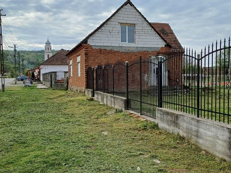 Casă cu 2 camere în Belotinț