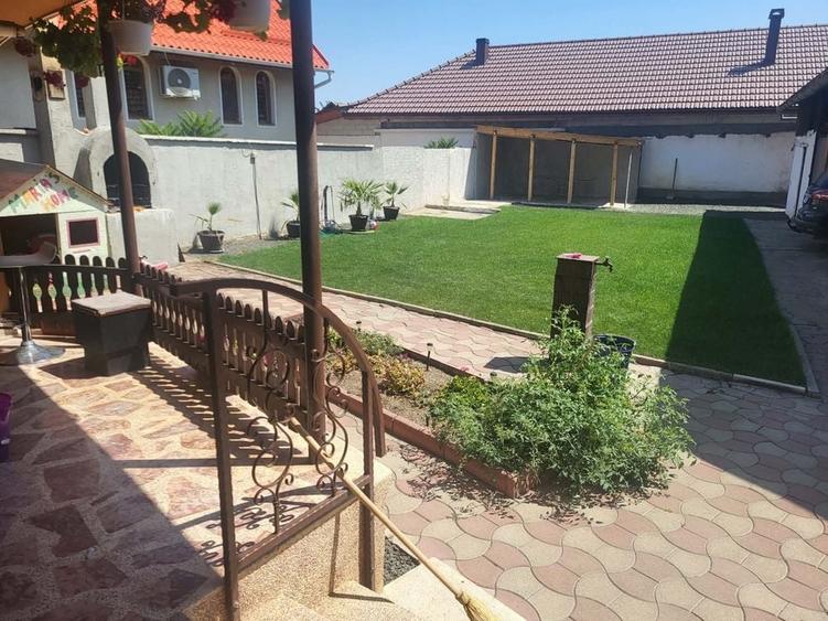 Casă cu 3 camere în Central