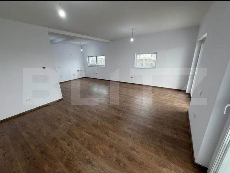 Casă individuală cu 4 camere cu Teren 350 Mp în Săcălaz