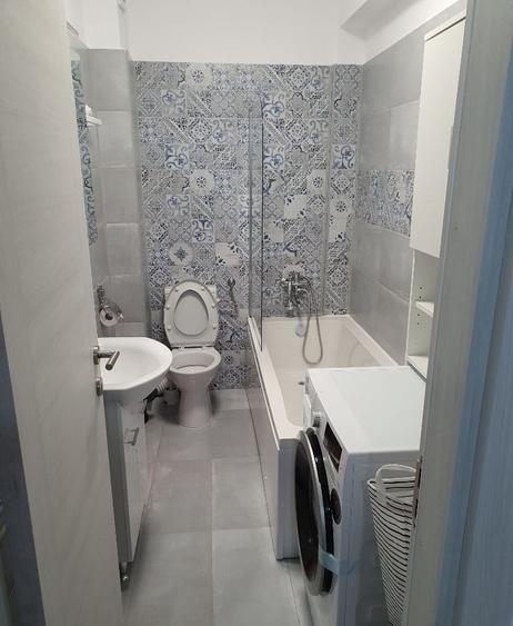 Apartament cu 2 camere decomandat, mobilat în Sud