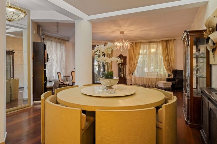 Duplex cu 5 camere cu Canalizare în Central