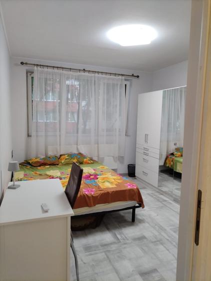 Apartament cu 3 camere decomandat în Pajura