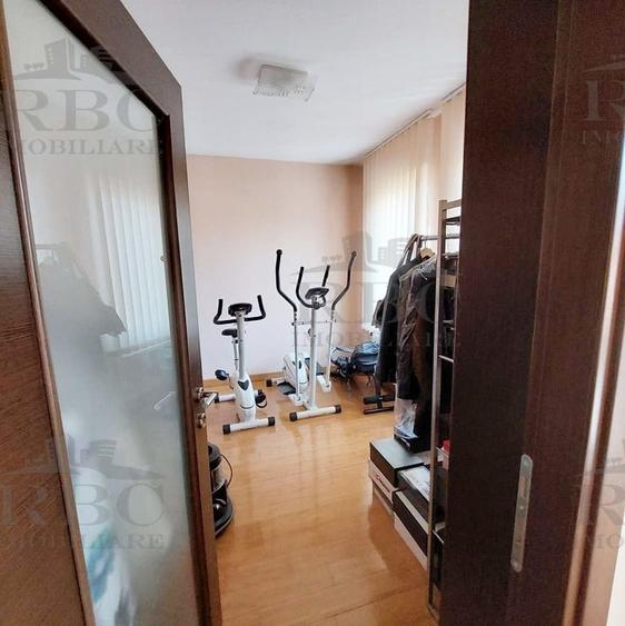 Casă cu 5 camere cu Piscina în Chinteni