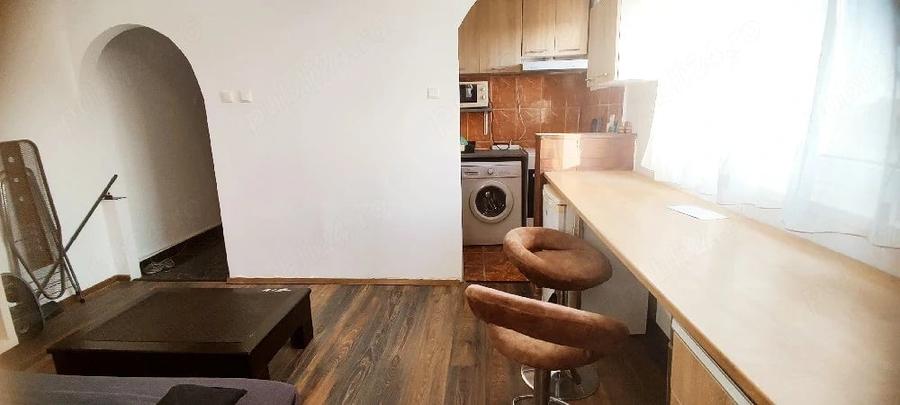 Apartament cu 2 camere semidecomandat în P-ța Doina