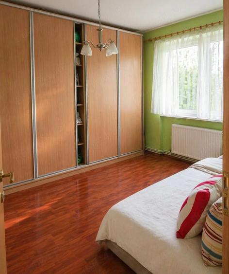 Apartament cu 3 camere decomandat în Sud