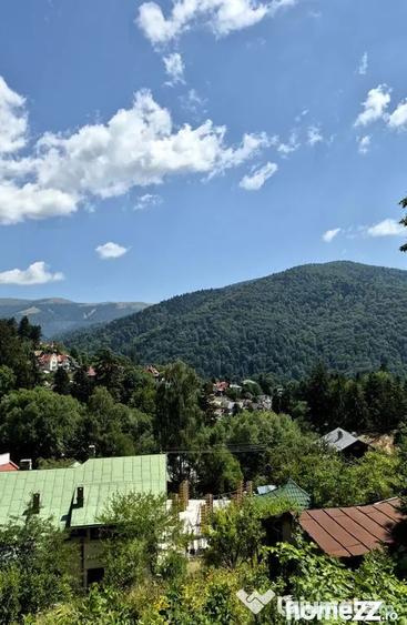 Casă cu 7 camere cu Teren 893 Mp în Central