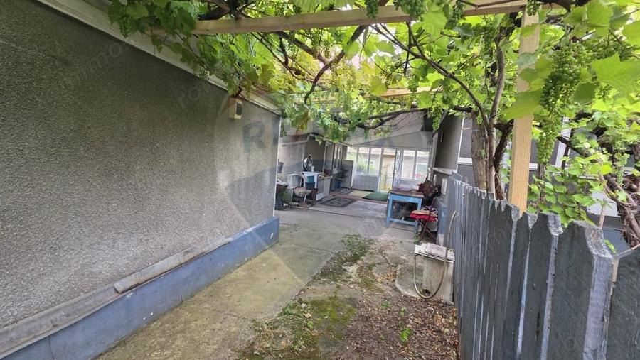 Casă cu Teren 10991 Mp în Todirești