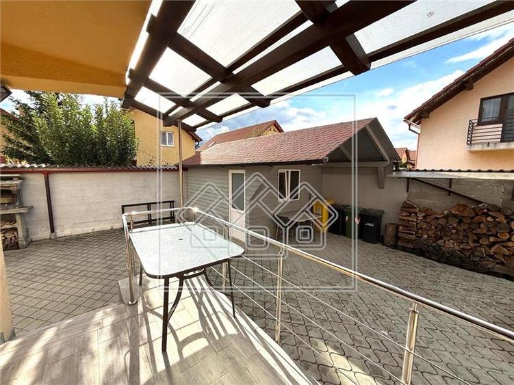 Casă individuală cu 4 camere cu Canalizare în Central