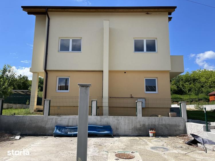Casă cu 6 camere cu Teren 810 Mp în Gilău