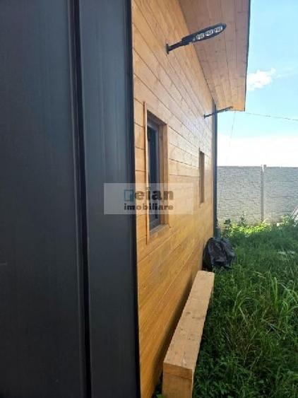 Casă cu 8 camere cu Piscina în Gruiu