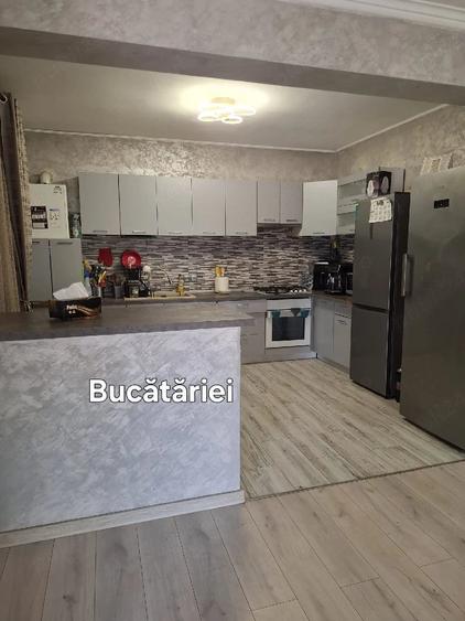 Casă cu Teren 492 Mp în Vânători