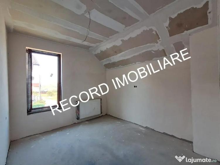 Casă cu 4 camere cu Teren 300 Mp în Apahida
