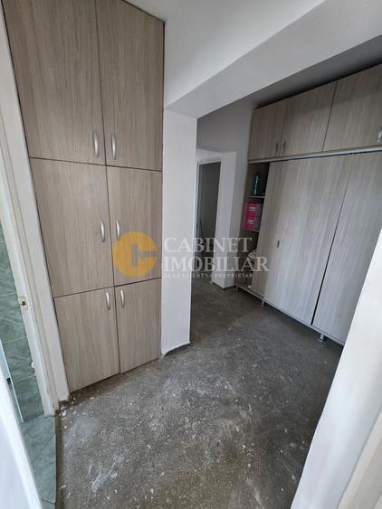 Apartament cu 3 camere decomandat în Alexandru cel Bun
