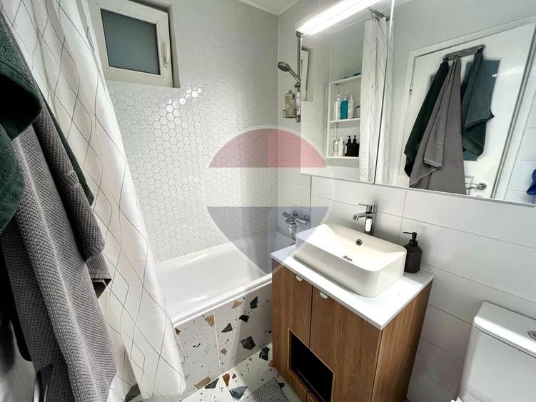Apartament cu 2 camere semidecomandat în P-ța Muncii