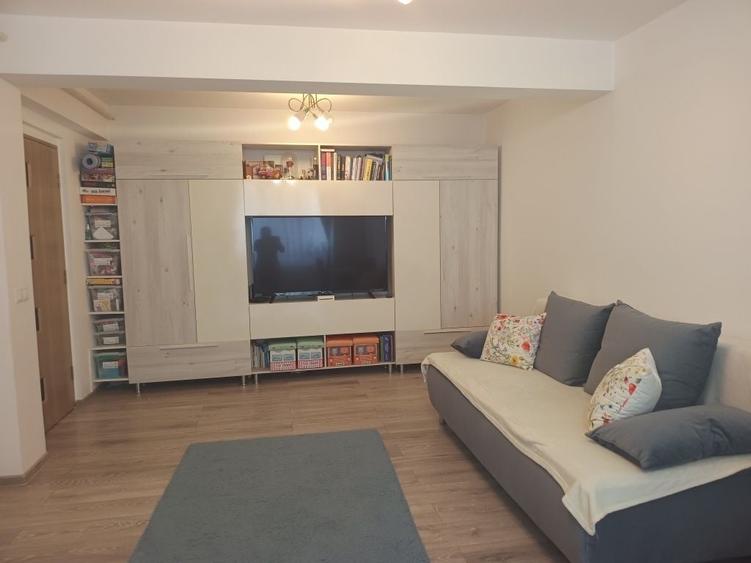 Apartament cu 2 camere decomandat în Florești