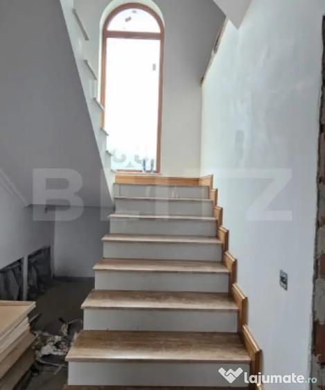 Casă cu 5 camere cu Teren 1000 Mp în Almașu Mic