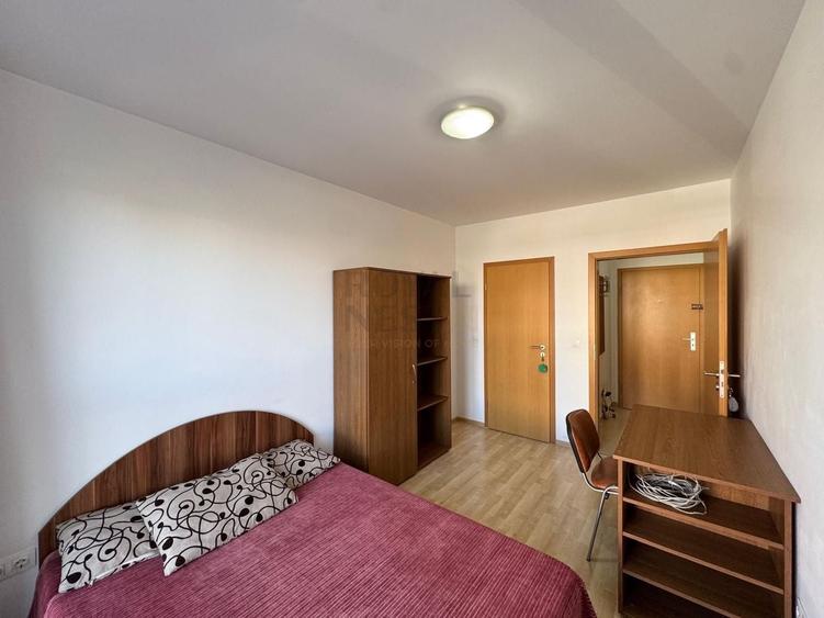 Apartament cu 2 camere decomandat în Tractorul