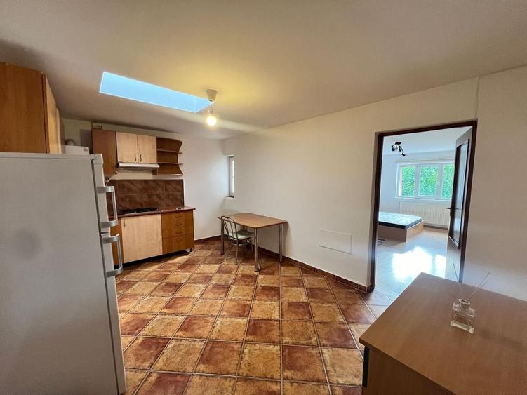 Apartament cu 2 camere decomandat, mobilat în Zorilor