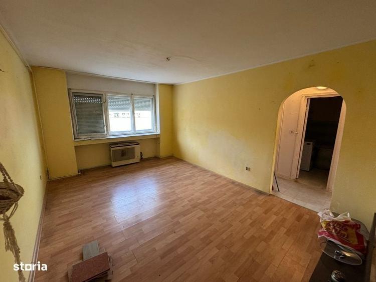 Apartament cu 3 camere semidecomandat în Central