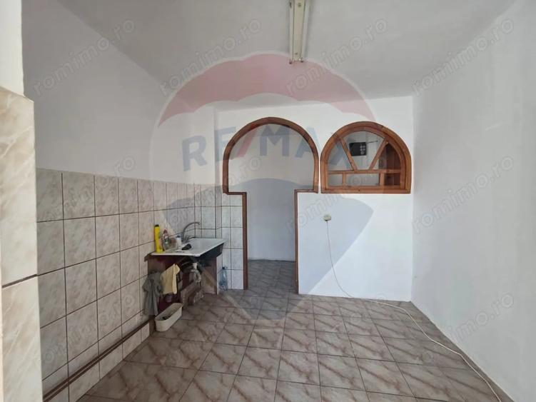 Apartament cu 2 camere decomandat în Vitrometan