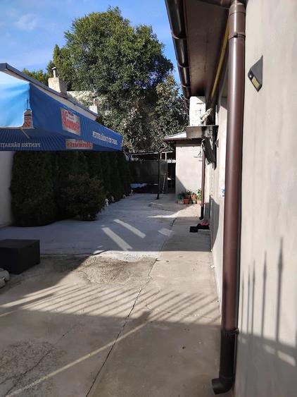 Casă cu 4 camere cu Teren 371 Mp în Apărătorii Patriei