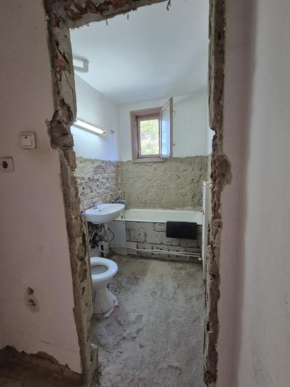 Apartament cu 2 camere semidecomandat în Vest