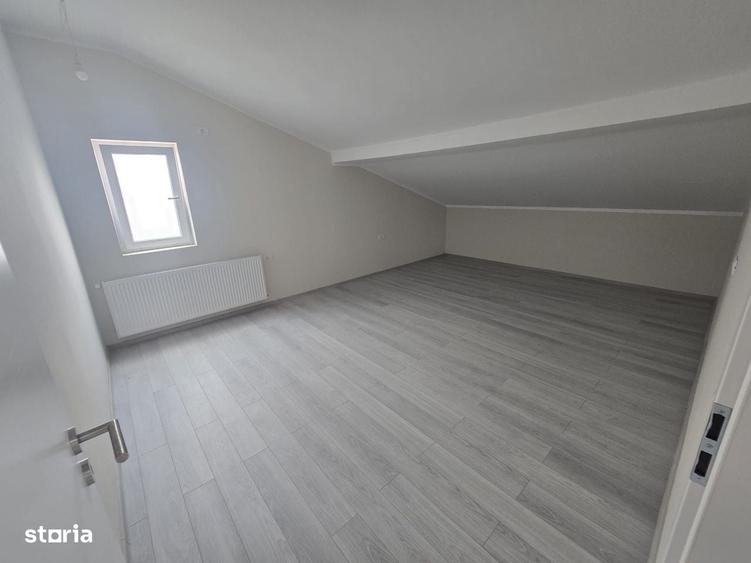 Casă cu 3 camere în Ghiroda