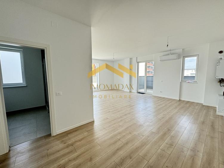 Penthouse cu 3 camere decomandat în Aradului