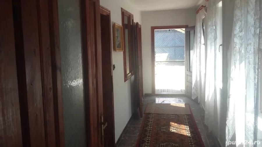 Casă cu Teren 2500 Mp în Central