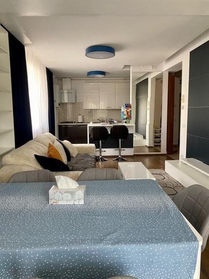 Apartament cu 2 camere decomandat, mobilat în Central