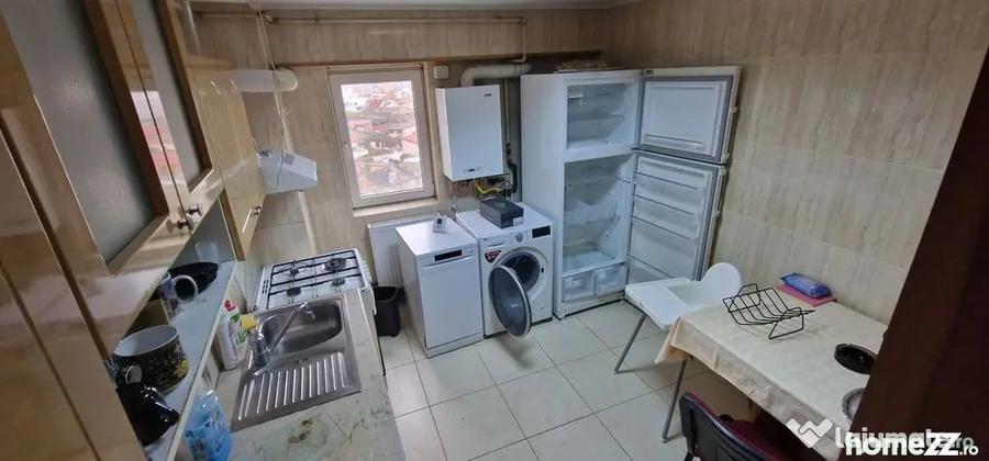 Apartament cu 3 camere decomandat în Faleza Nord