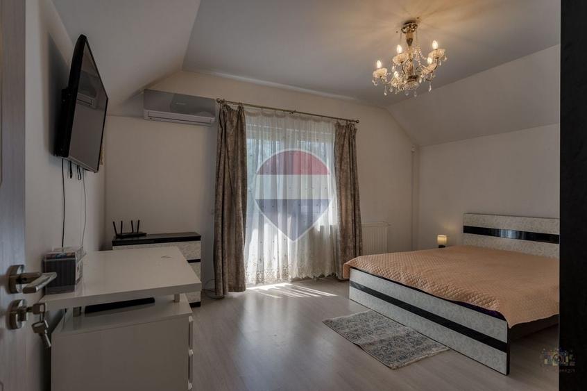 Casă individuală cu 4 camere cu Teren 315 Mp în Est