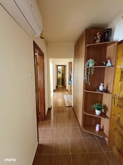 Apartament cu 4 camere decomandat în Micălaca
