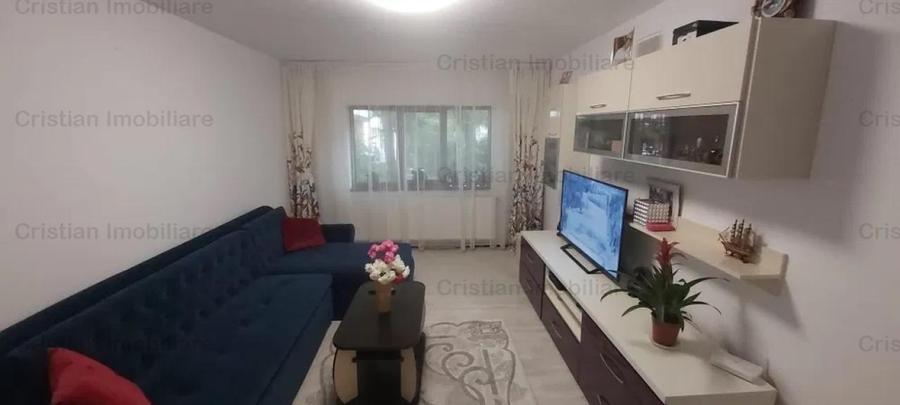 Apartament cu 3 camere decomandat în Călărași