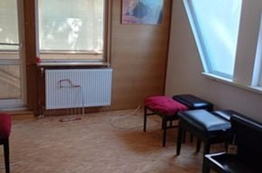 Casă cu 4 camere cu Garaj în Titan