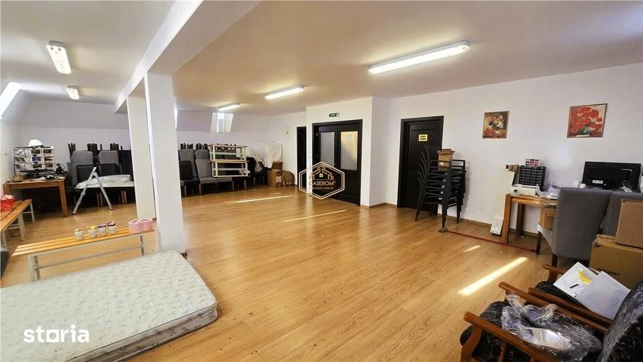 Spațiu comercial, de 320 mp, în Central