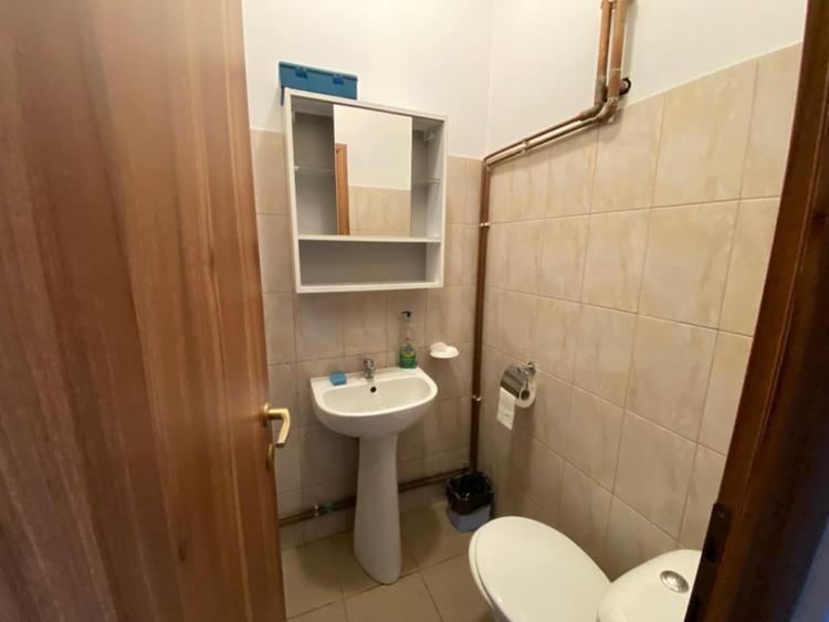 Spațiu comercial, de 100 mp, în Poplaca