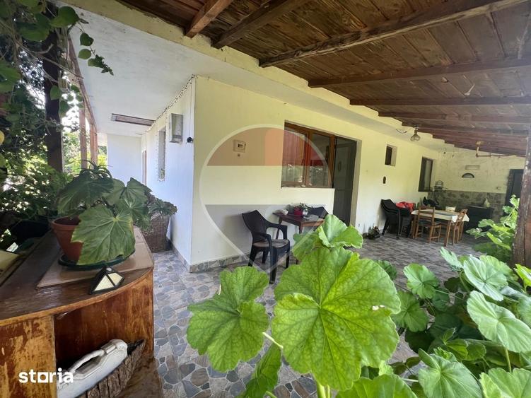 Casă cu 3 camere cu Teren 2244 Mp în Vânători