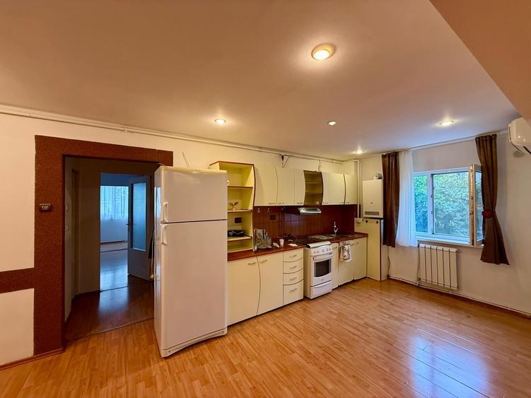 Apartament cu 3 camere decomandat în Mihai Eminescu