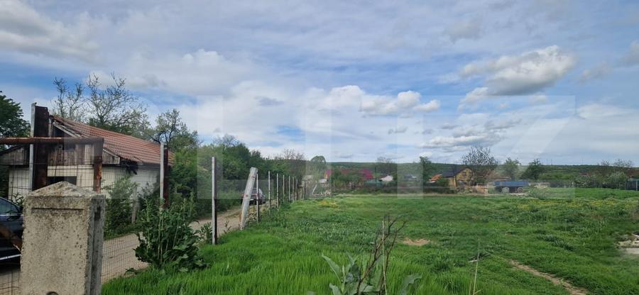 Teren Construcții intravilan de 1268 mp, în Brădești