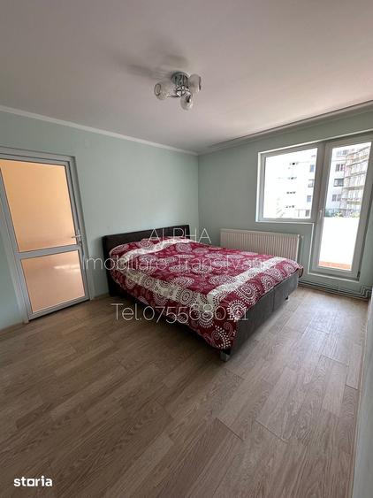 Apartament cu 3 camere în Central — fotografia 3